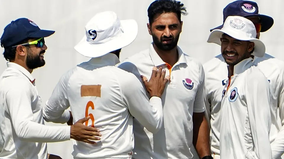 Heaphy’s 90* Keeps Dream Alive: Bad Light Denies India A by One